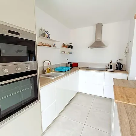 Daire Sunshine Coast, Sea View, Elevator & Wi-fi *